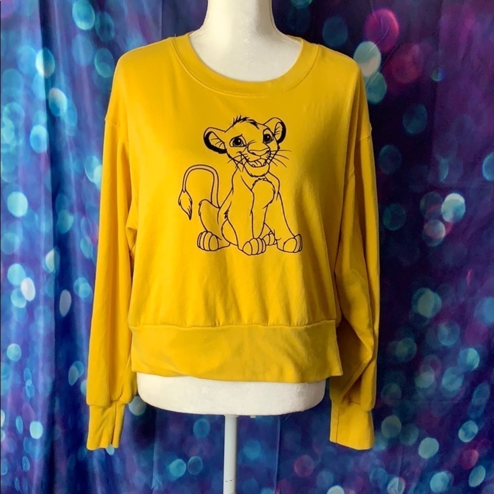 Disney ~ Yellow ~ Simba From Lion King Sweatshirt ~ HAKUNA MATATA 🦁 on Sleeves